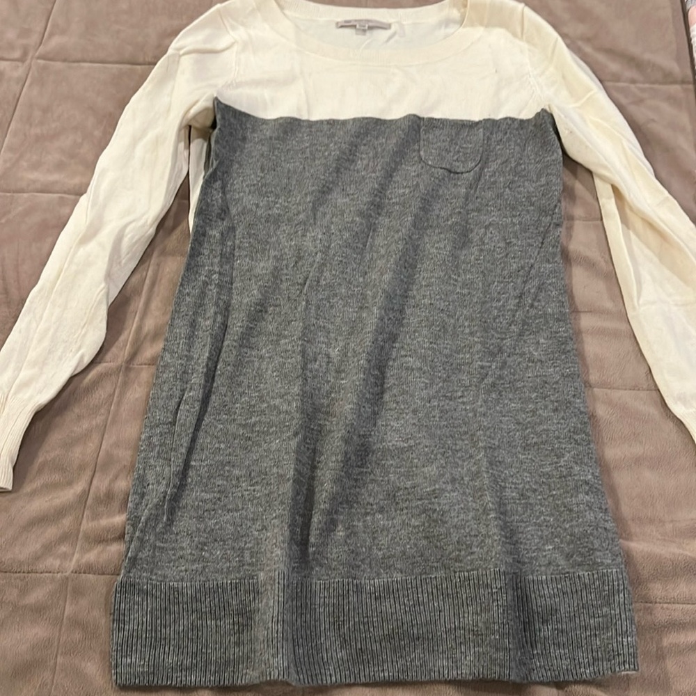 Gap sweater